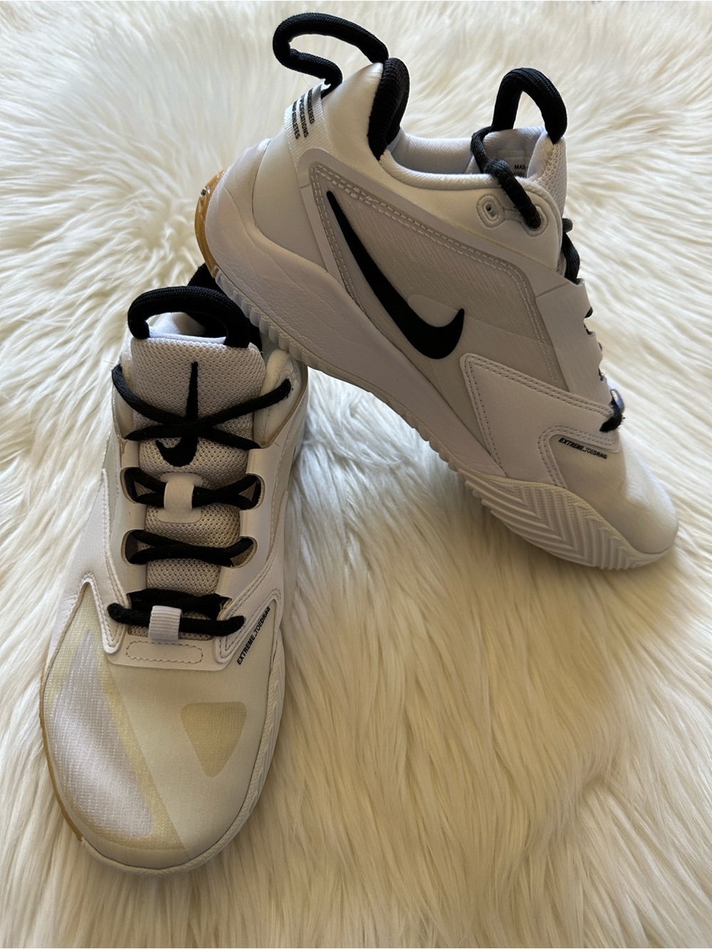 Nike HyperAce 3 Volleyball Sneakers
